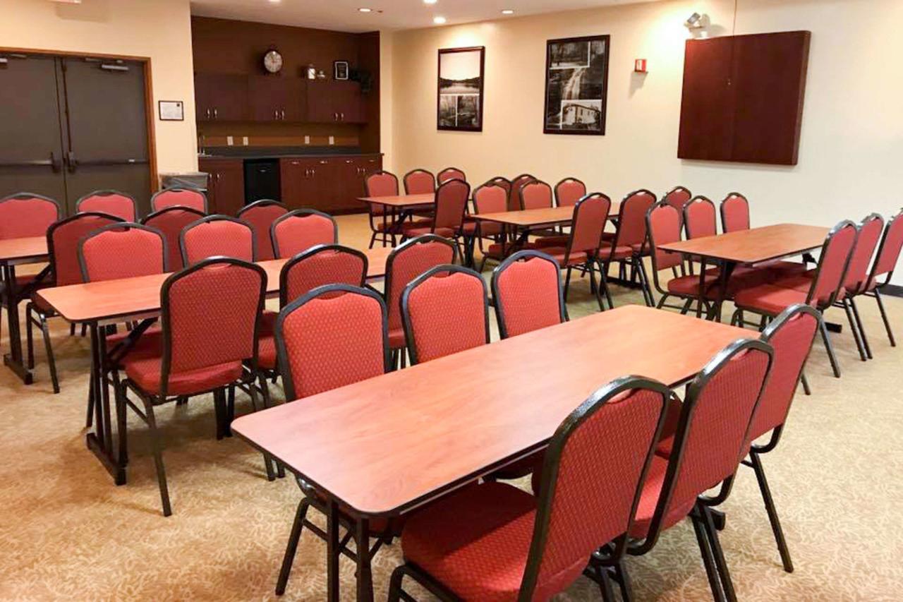 Comfort Suites Near Penn State - thumb 24