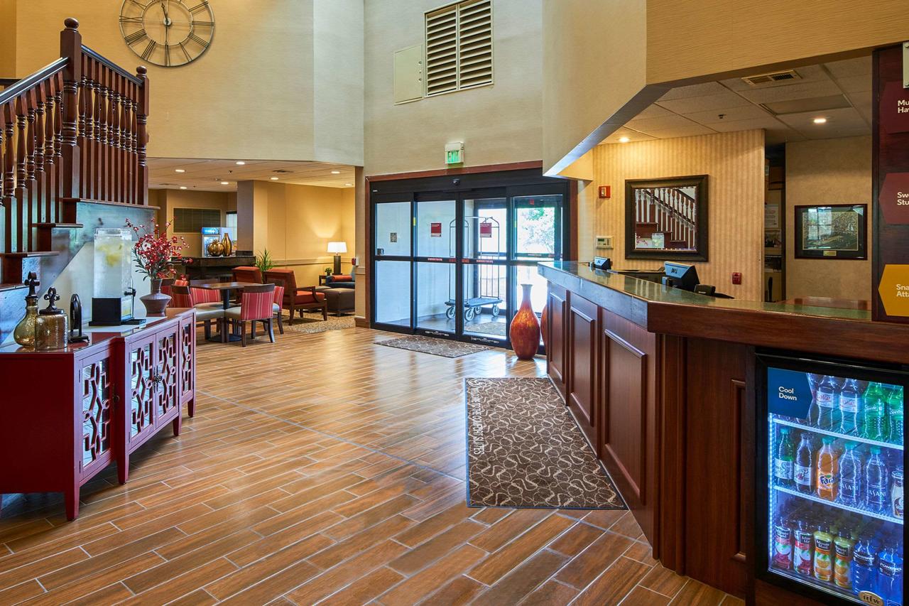 Comfort Suites Near Penn State - thumb 2