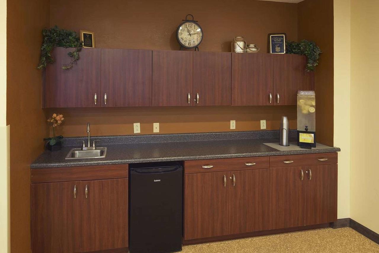 Comfort Suites Near Penn State - thumb 21