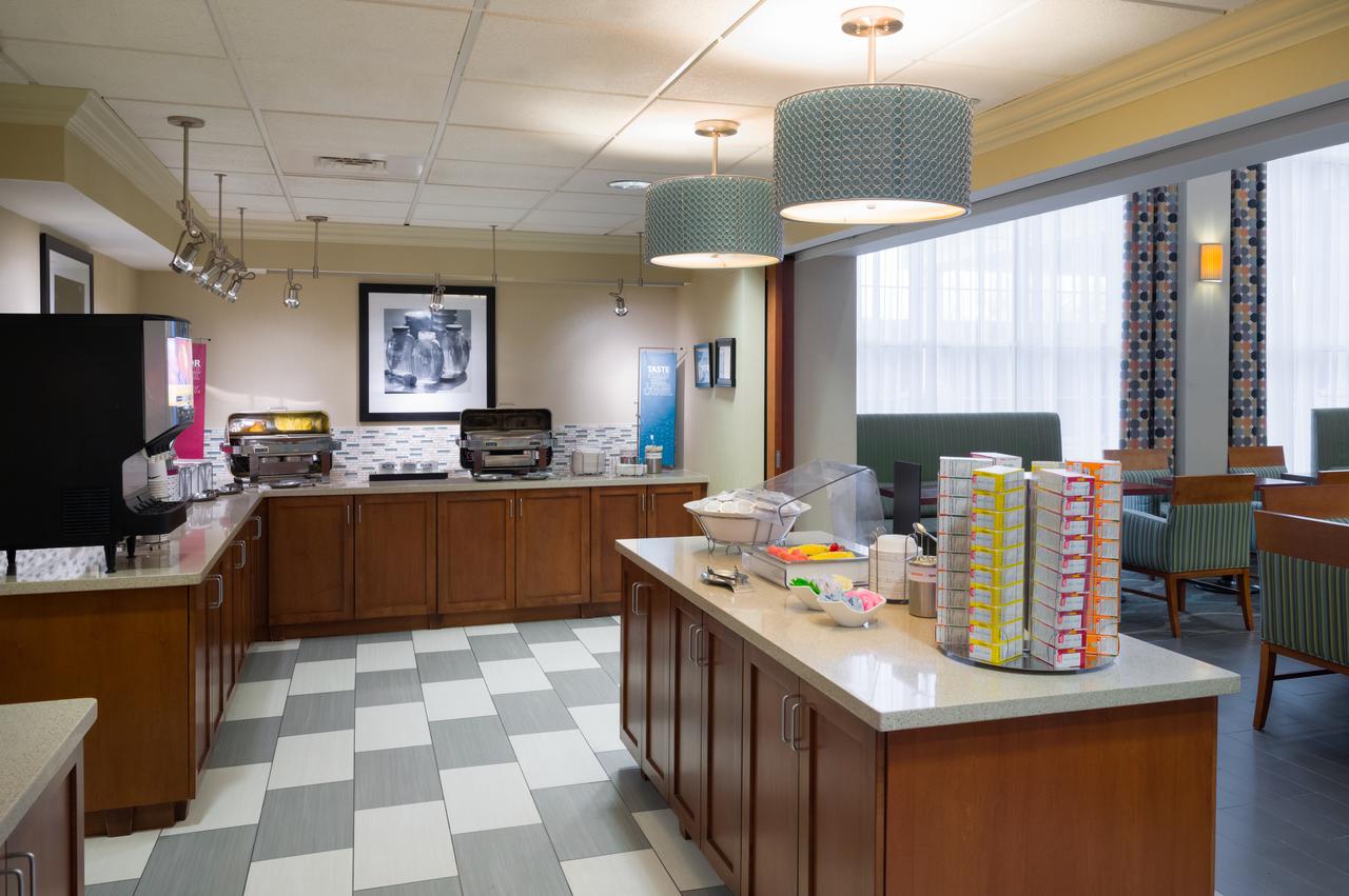 Hampton Inn & Suites State College At Williamsburg Square - thumb 6