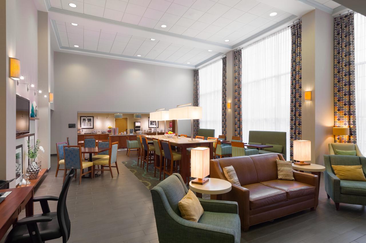 Hampton Inn & Suites State College At Williamsburg Square - thumb 2
