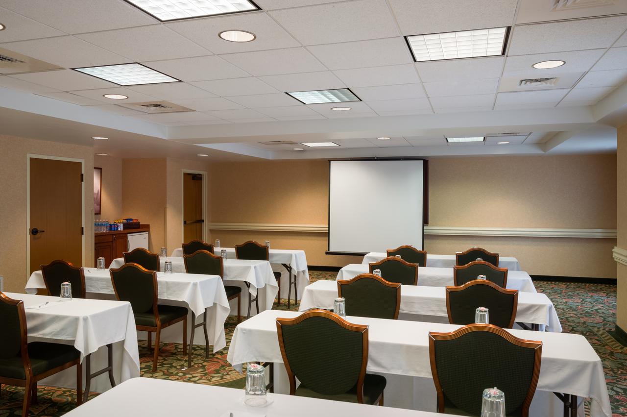 Hampton Inn & Suites State College At Williamsburg Square - thumb 23