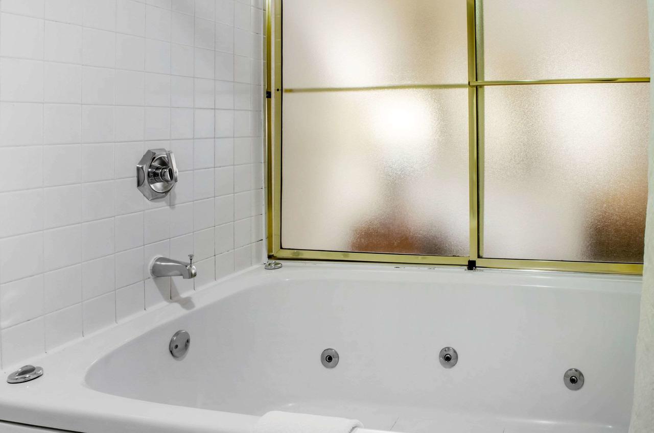 Comfort Inn West Hazleton - thumb 13