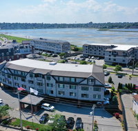 Atlantic Beach Hotel and Suites - Accommodation Rooms