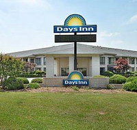 Days Inn by Wyndham Spartanburg Waccamaw - Accommodation Rooms