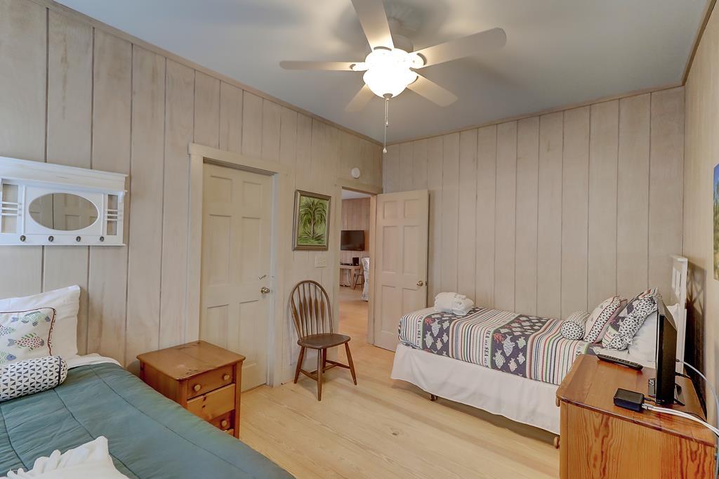 1027 West Ashley Home - thumb 14