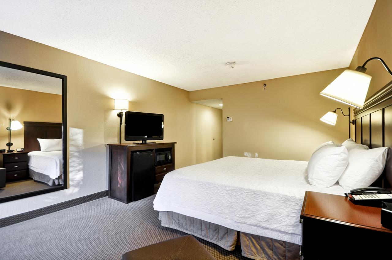 Hampton Inn Patriots Point - thumb 6