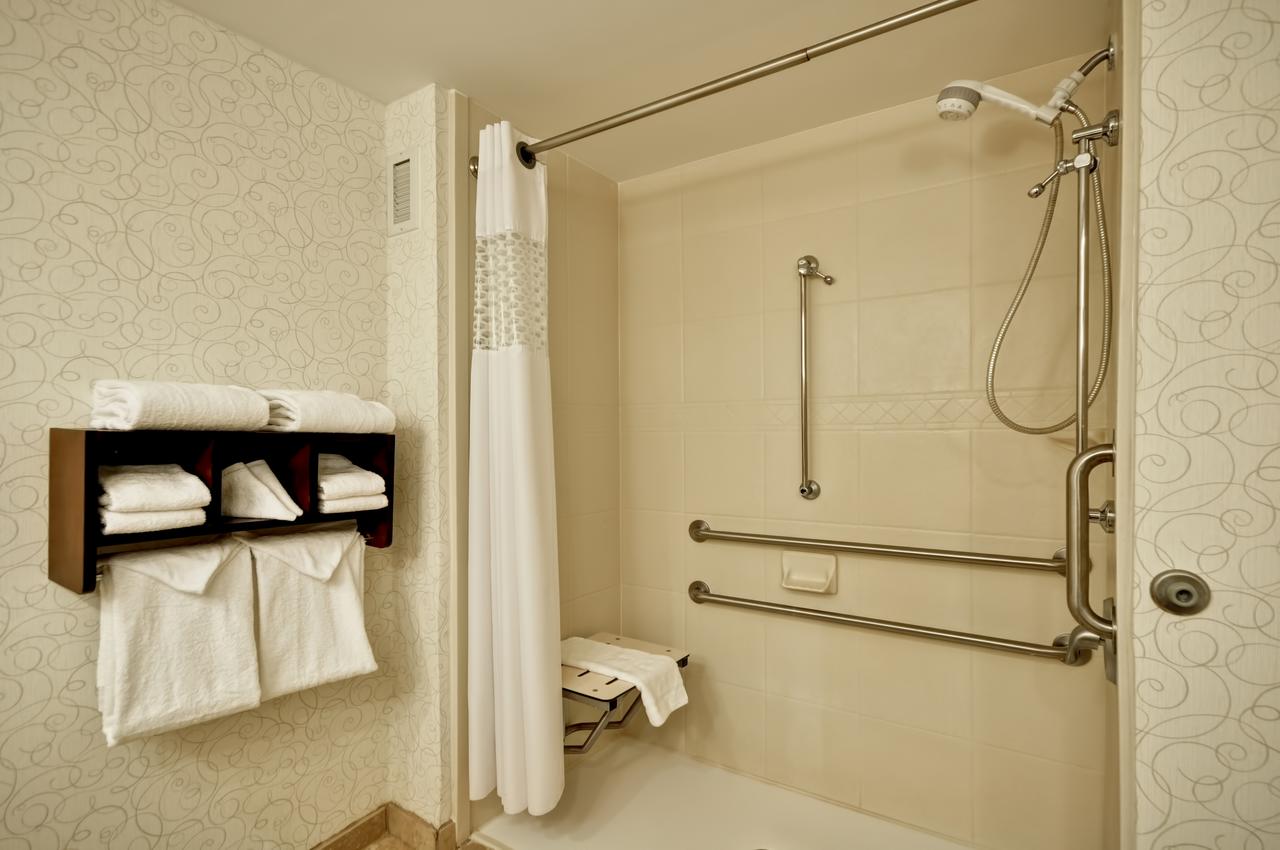 Hampton Inn Patriots Point - thumb 15