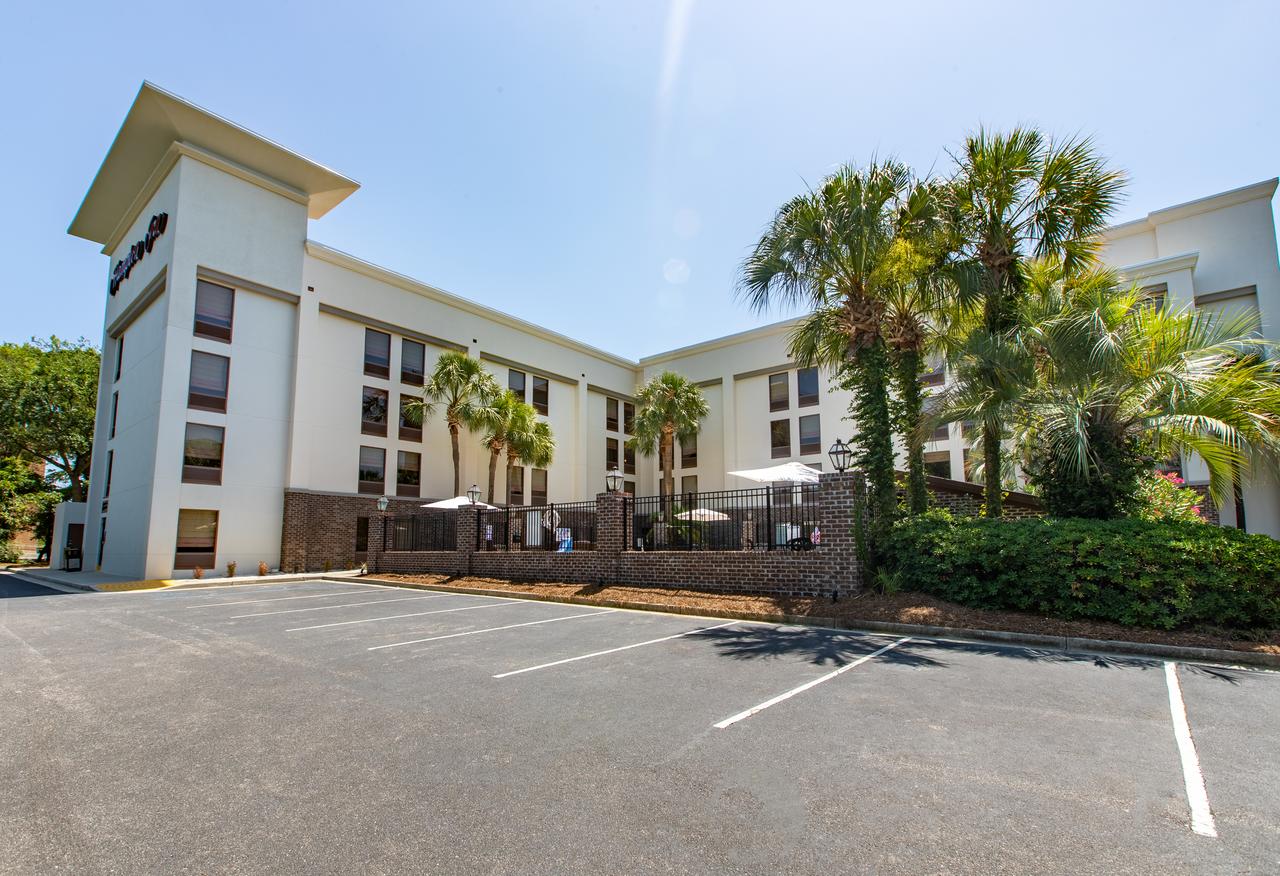 Hampton Inn Patriots Point - thumb 12