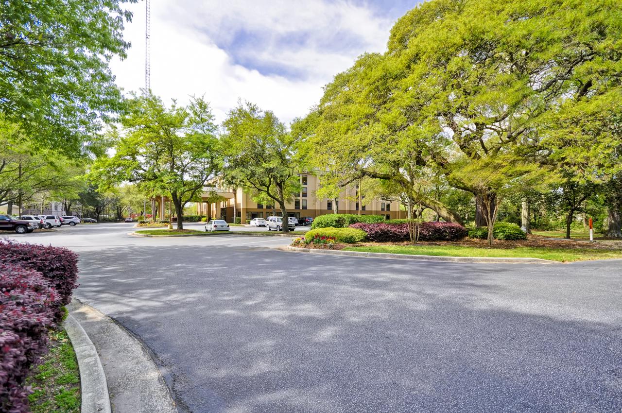 Hampton Inn Patriots Point - thumb 16