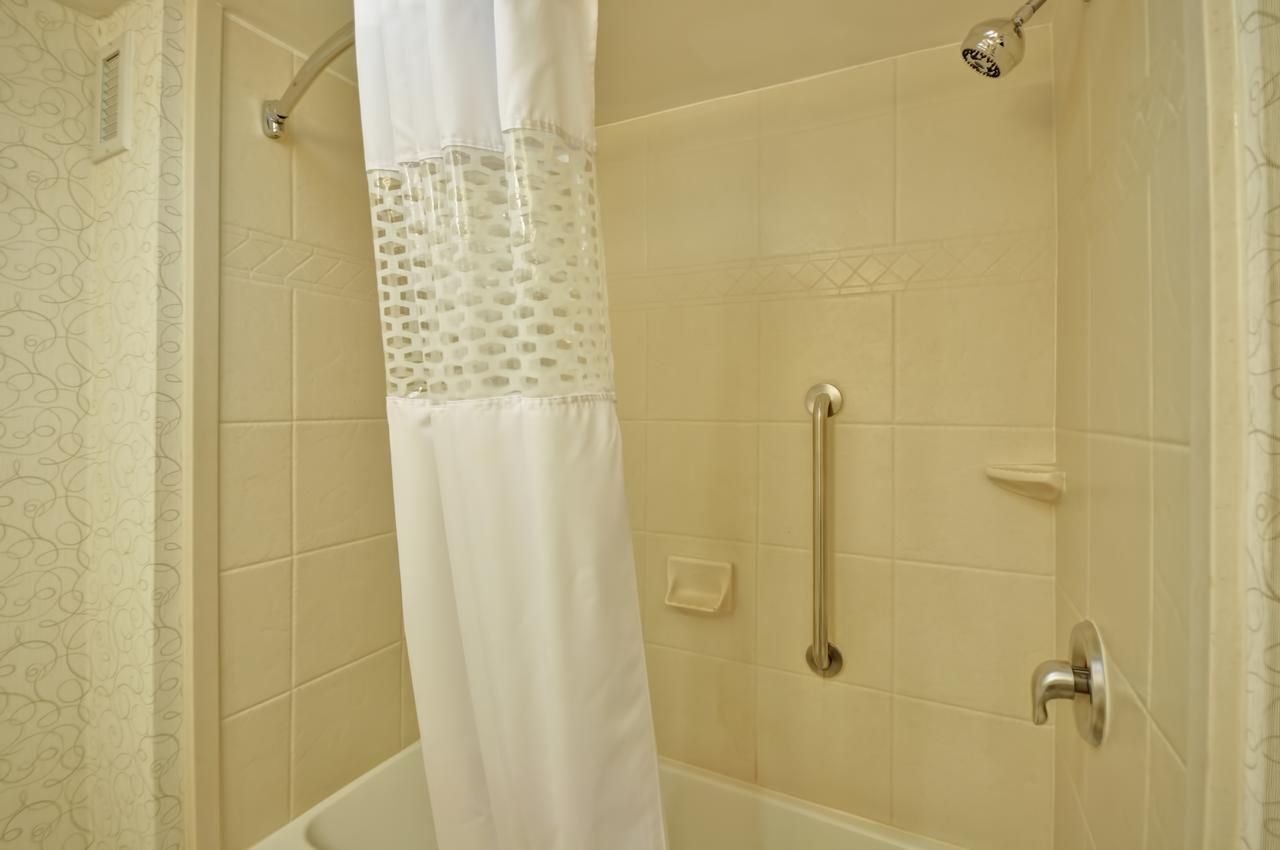 Hampton Inn Patriots Point - thumb 38