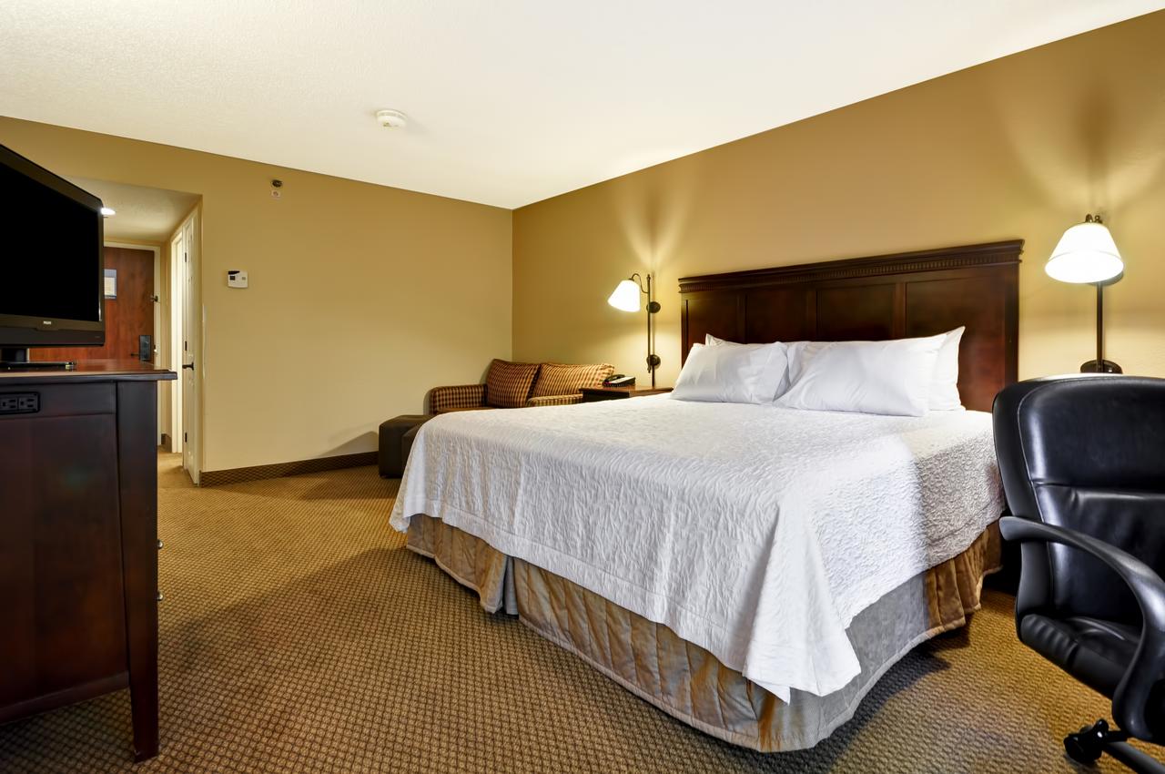 Hampton Inn Patriots Point - thumb 40