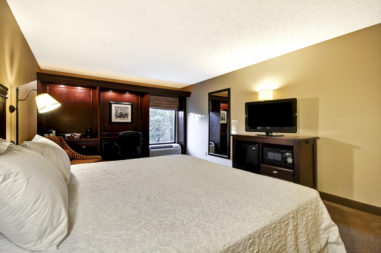 Hampton Inn Patriots Point - thumb 43