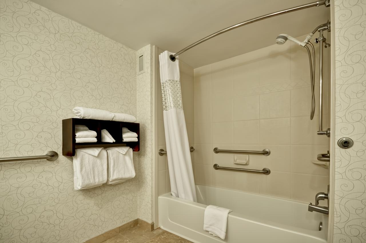 Hampton Inn Patriots Point - thumb 33