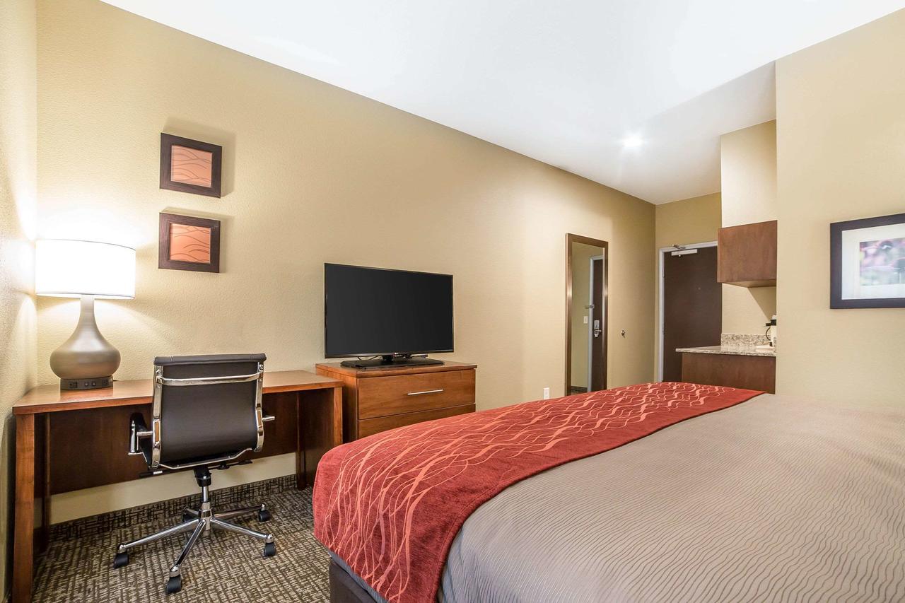 Comfort Inn & Suites Near Mt. Rushmore - thumb 5