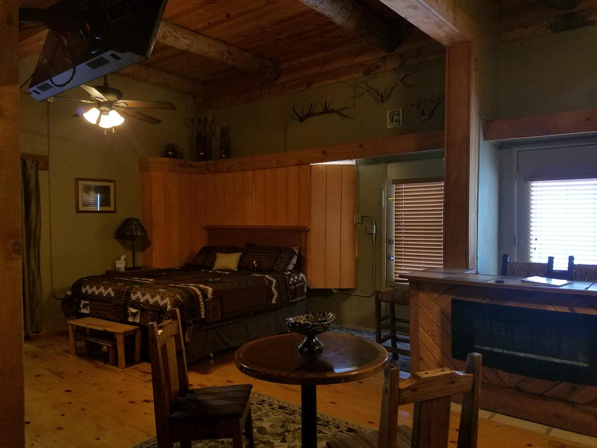 Dakota Spur Hotel - thumb 20