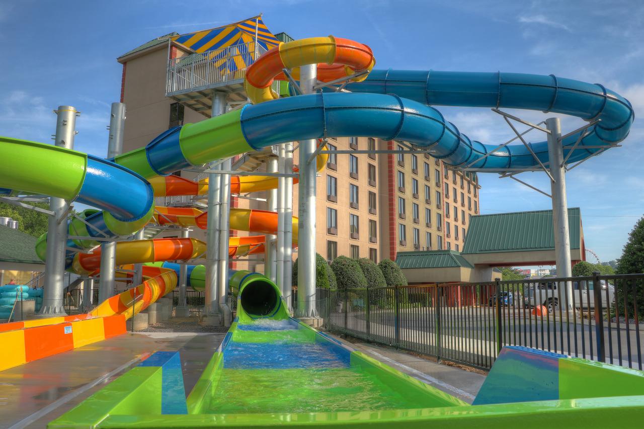 Country Cascades Waterpark Resort - thumb 0