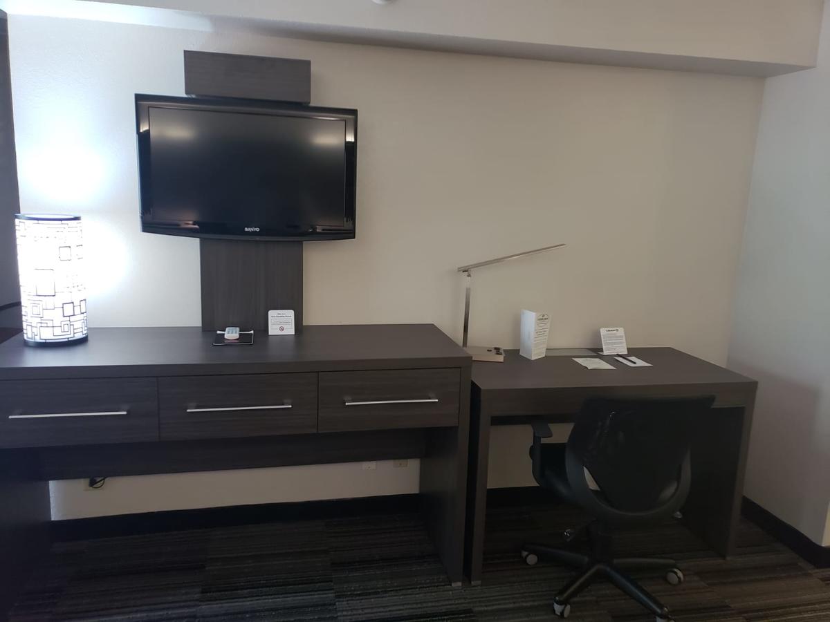 Alexis Inn And Suites Hotel - thumb 11