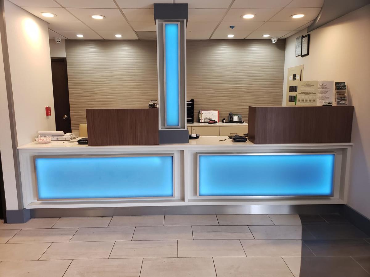 Alexis Inn And Suites Hotel - thumb 1