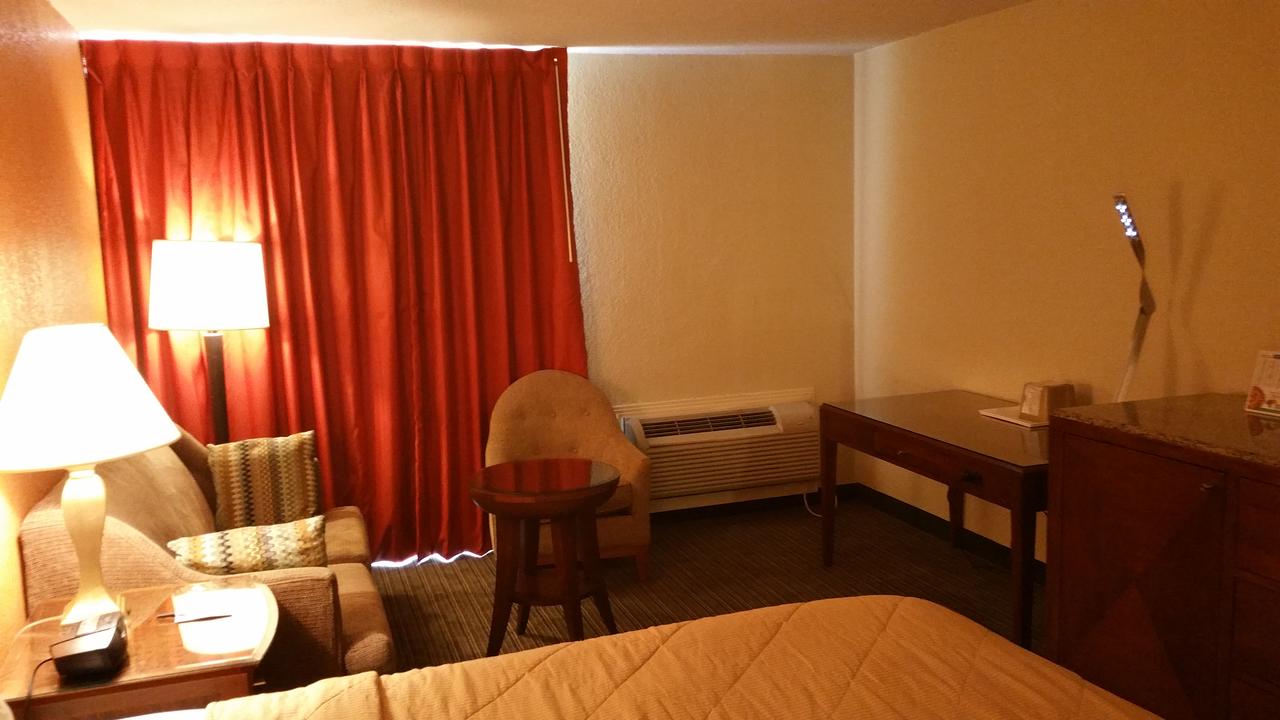 Jackson Hotel & Convention Center - thumb 11