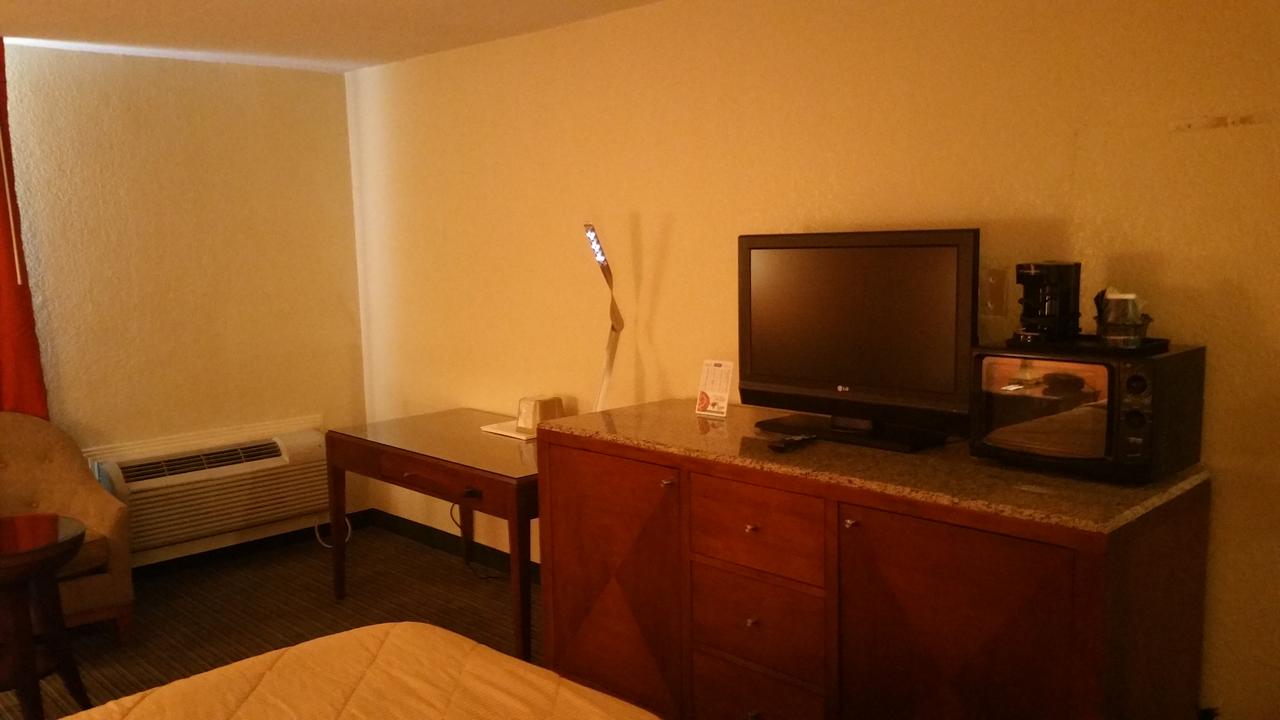 Jackson Hotel & Convention Center - thumb 14