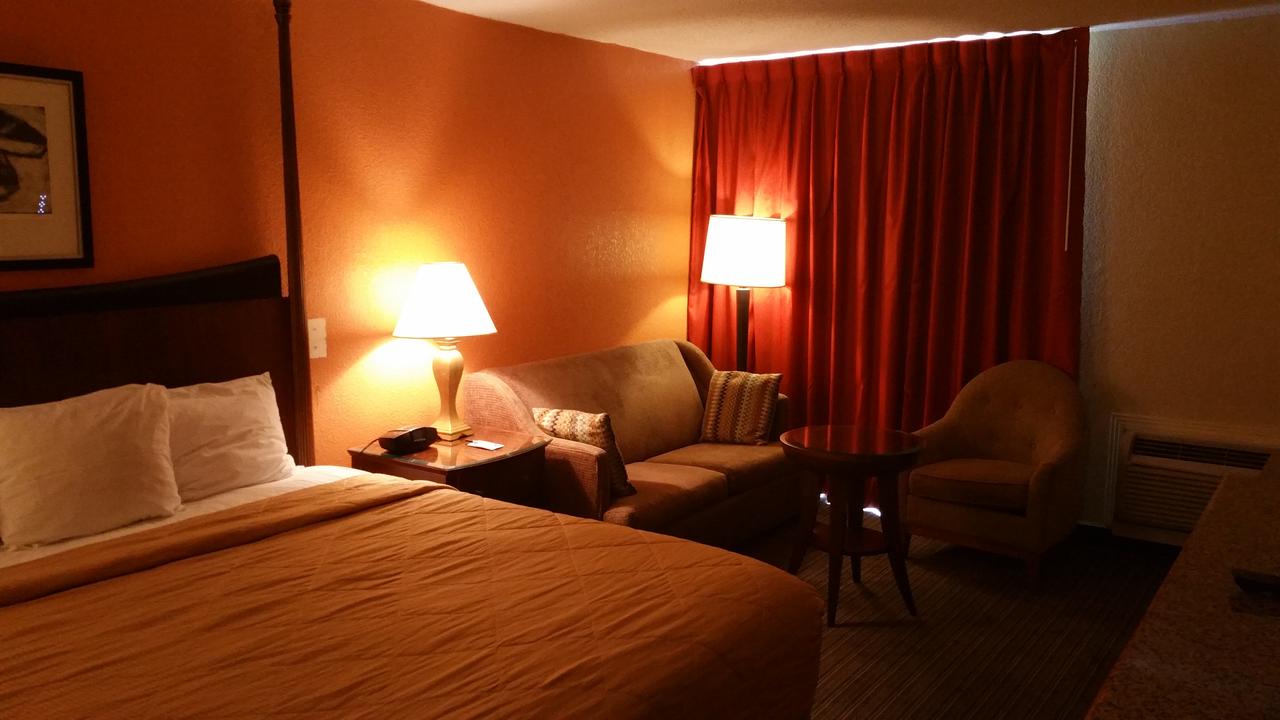 Jackson Hotel & Convention Center - thumb 12