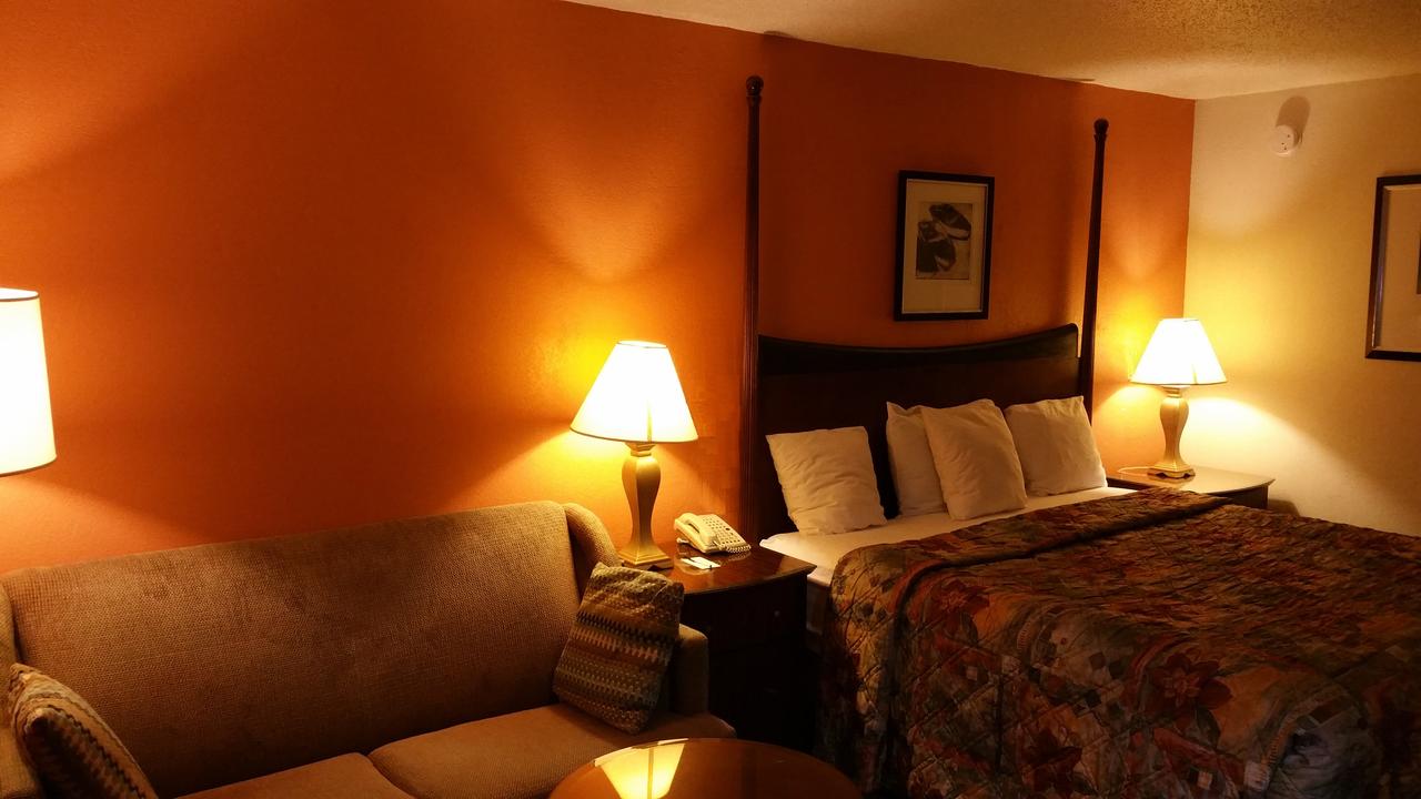 Jackson Hotel & Convention Center - thumb 7