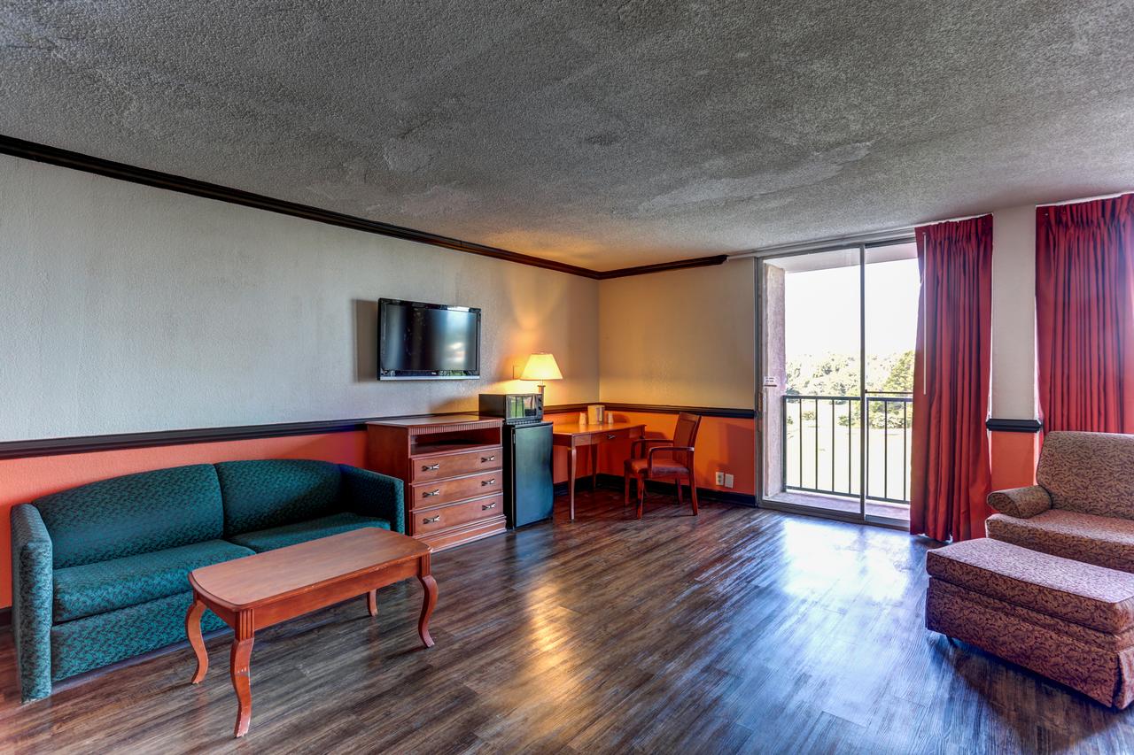 Motel 6 Jackson, TN - thumb 14