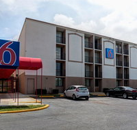 Motel 6 Jackson TN - Accommodation Rooms