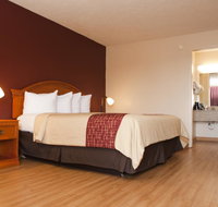 Red Roof Inn  Suites Jackson TN - Accommodation Rooms