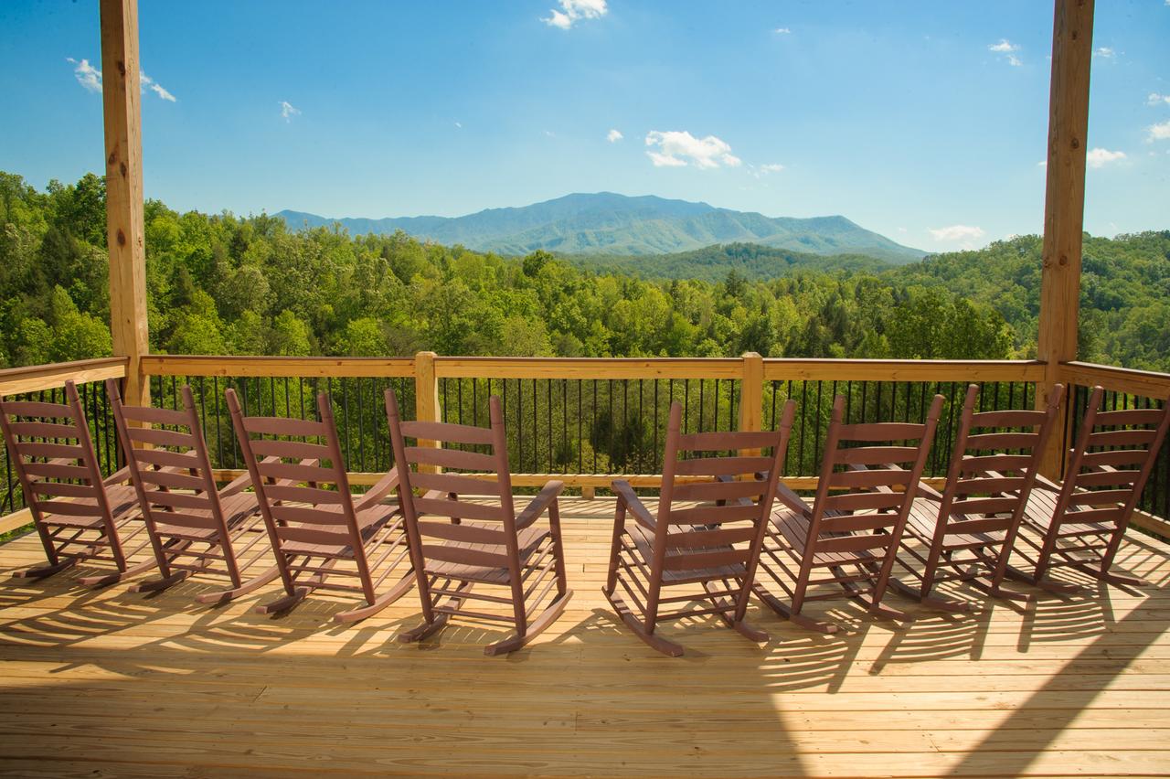 GREENBRIER ESTATE - thumb 6