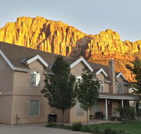 Novel House Inn at Zion - Accommodation Rooms