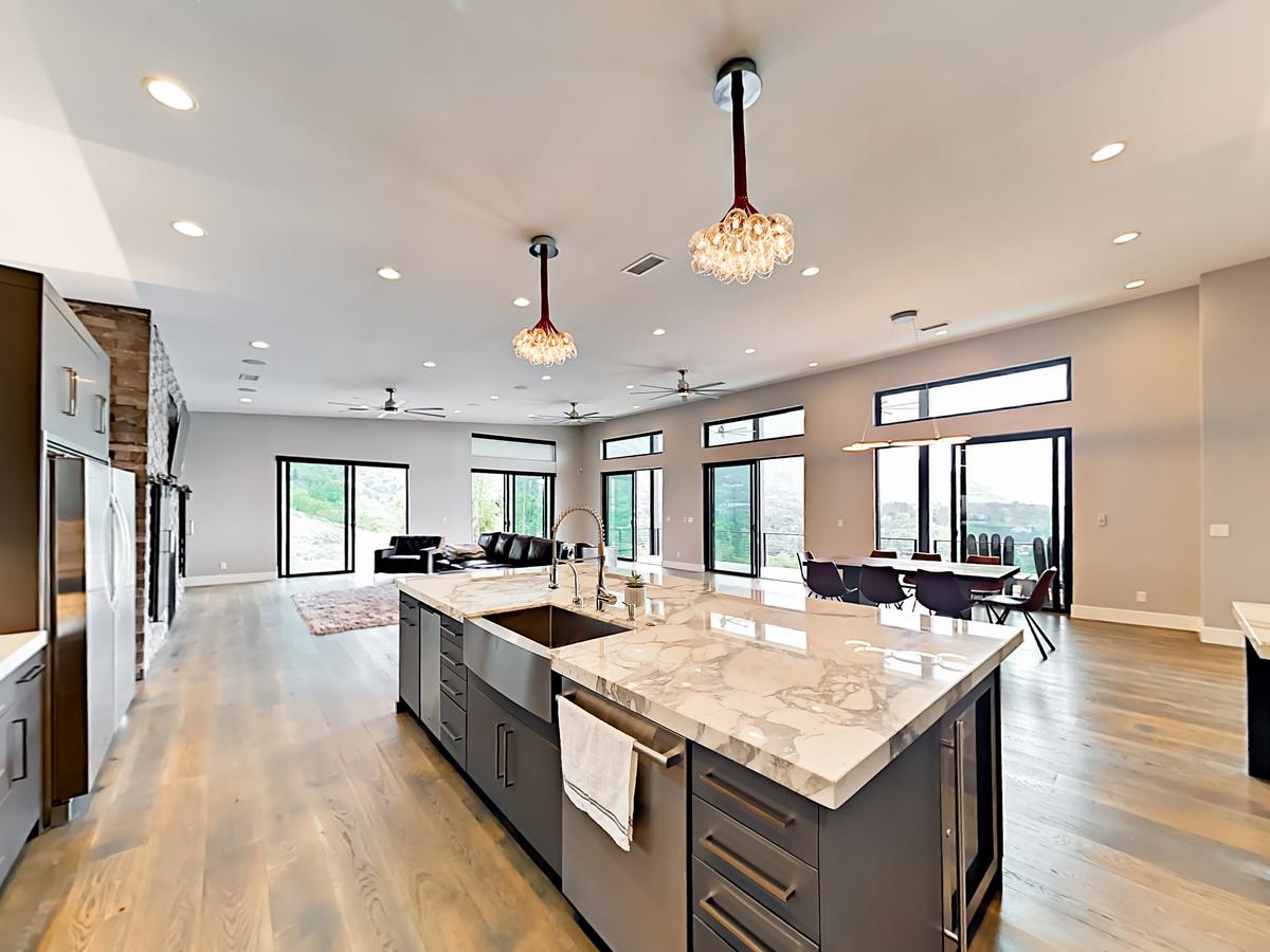 10457 Wasatch Boulevard Home - thumb 3