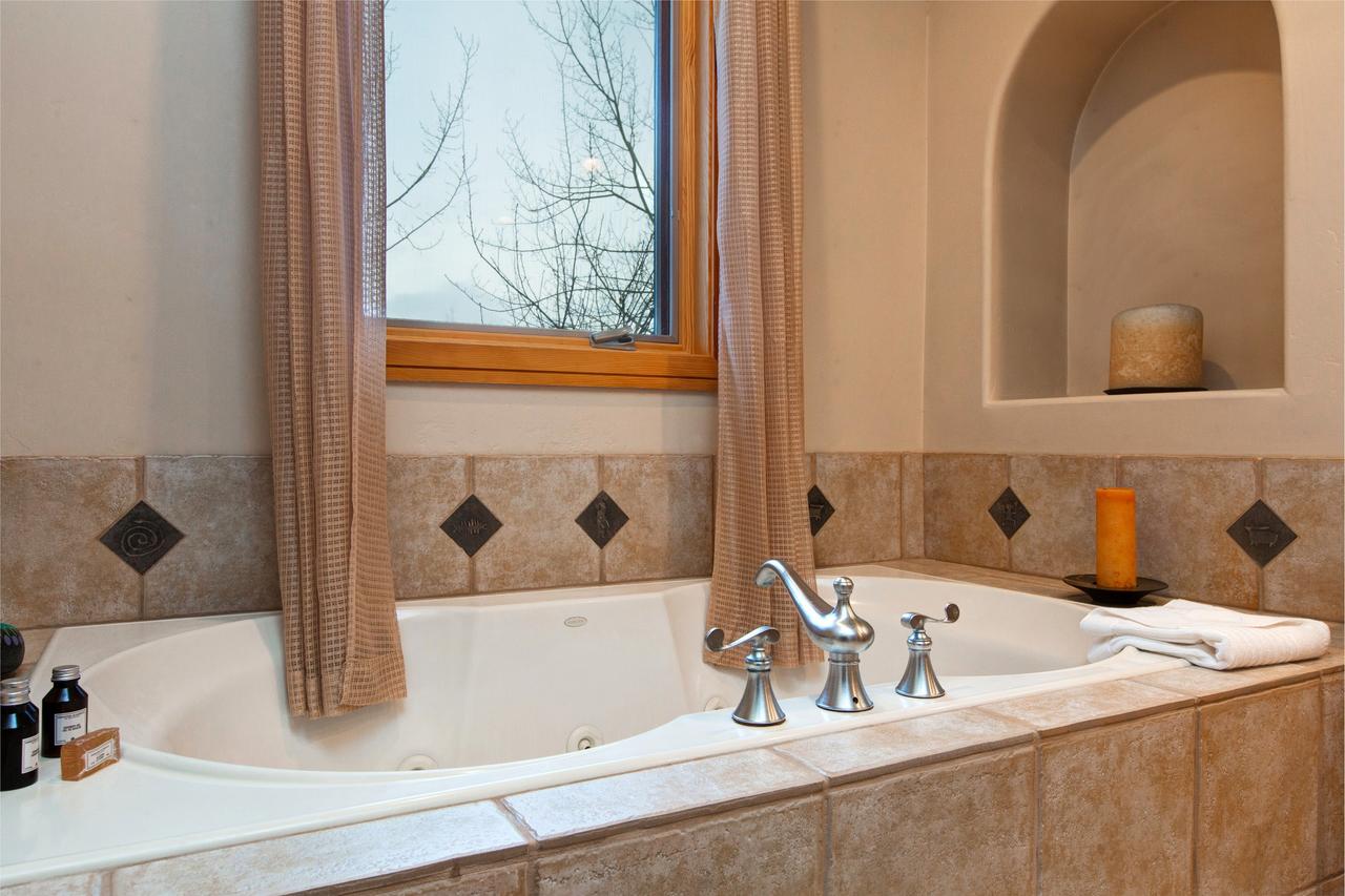 Abode At The Cove - thumb 32