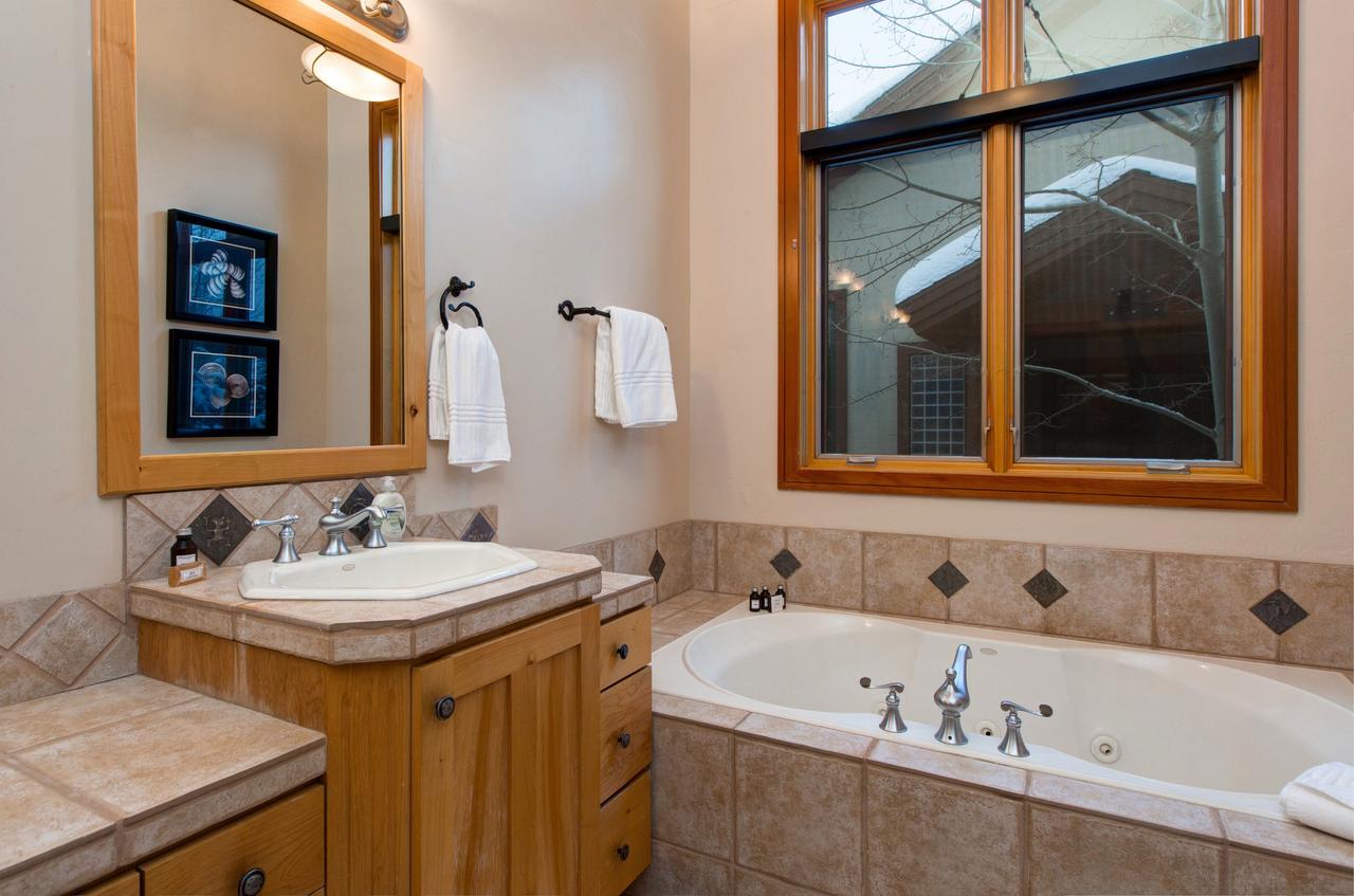 Abode At The Cove - thumb 28