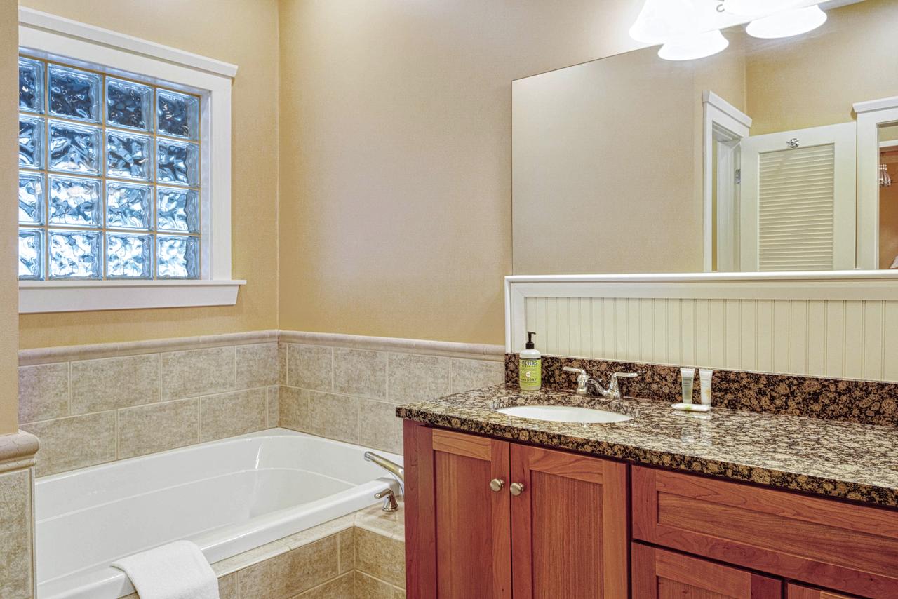 Castle Hill Condo - thumb 16