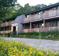 Lotus Mountain Retreat - Accommodation Rooms