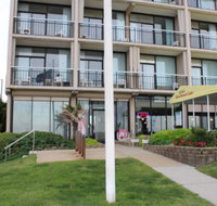 Four Sails Resort - Accommodation Rooms