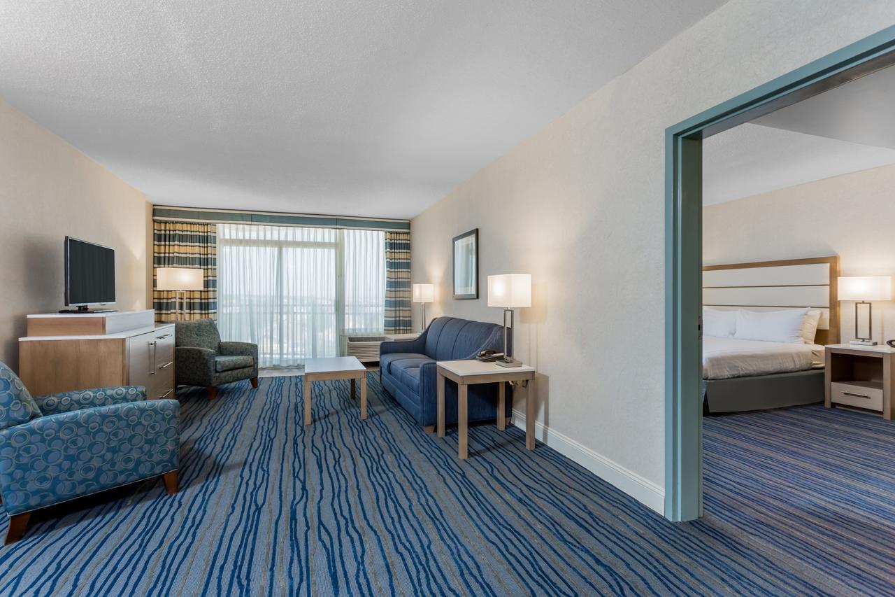 Wyndham Virginia Beach Oceanfront - thumb 3