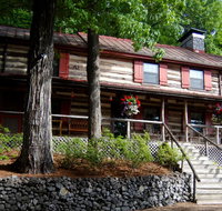 Sugar Tree Inn - Accommodation Rooms