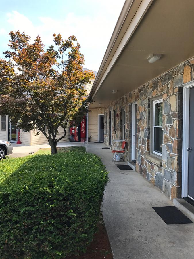 Blue Ridge Motel - thumb 0