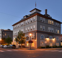 Majestic Inn and Spa - Accommodation Rooms