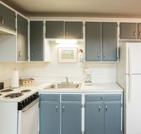 Gray's Chalet Village 1 - SMOKING UNIT - Accommodation Rooms