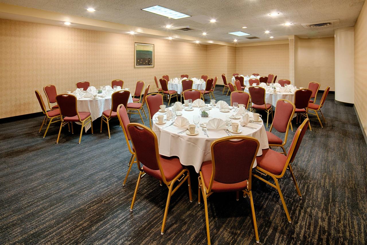 Red Lion Hotel Bellevue - thumb 34