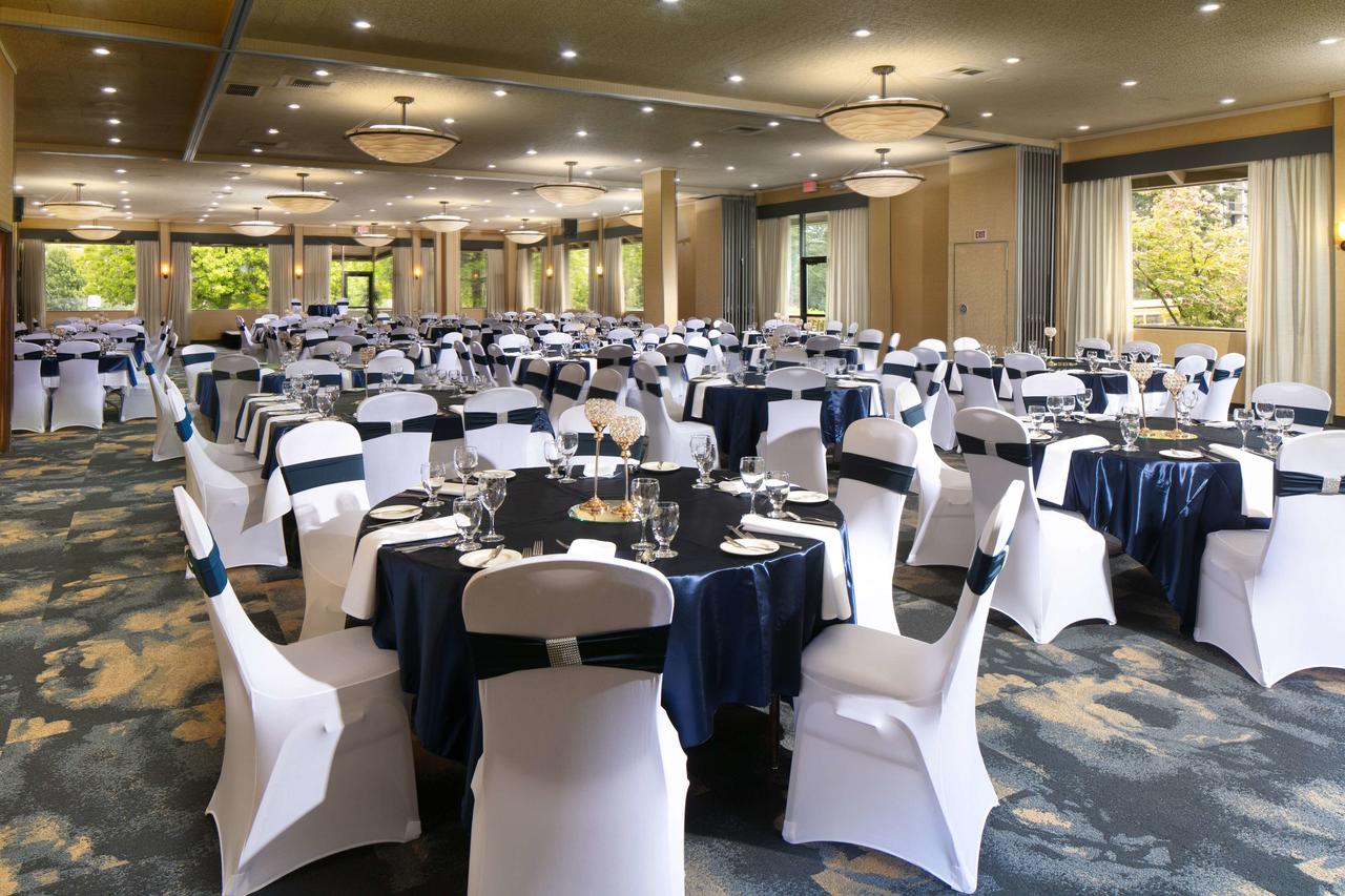 Red Lion Hotel Bellevue - thumb 20