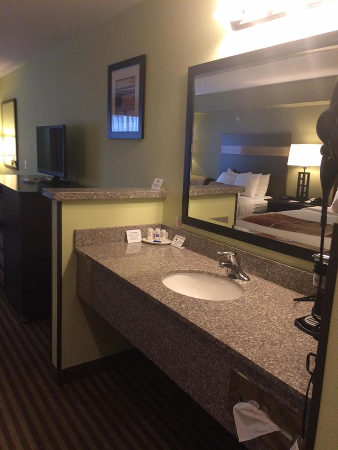 Best Western Rama Inn - thumb 38