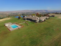 Booking Selah Accommodation Rooms