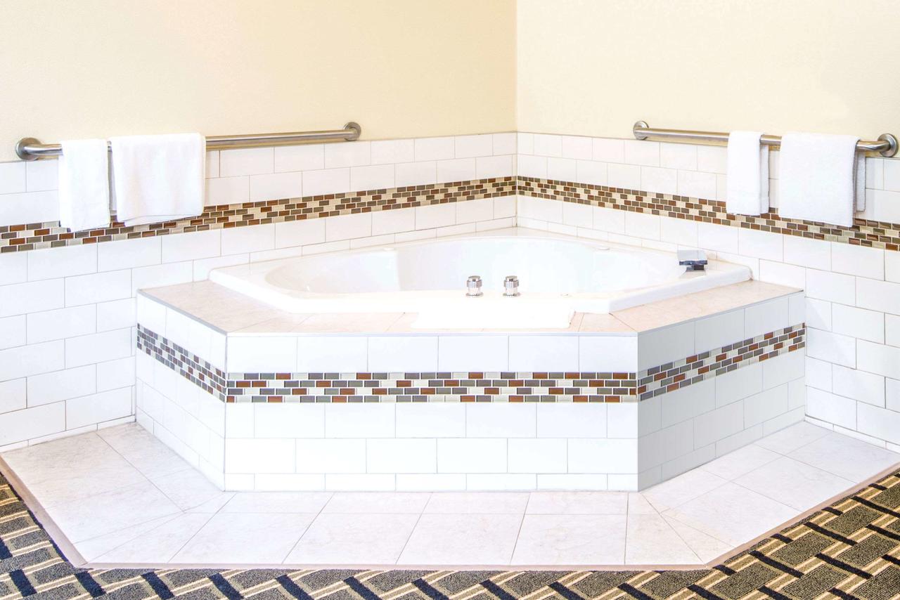 Super 8 By Wyndham Wheeling - thumb 22