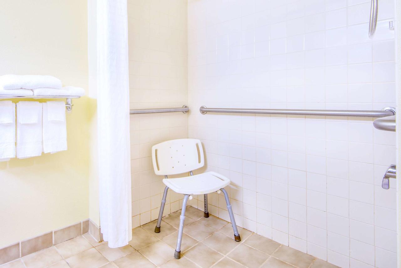 Super 8 By Wyndham Wheeling - thumb 20