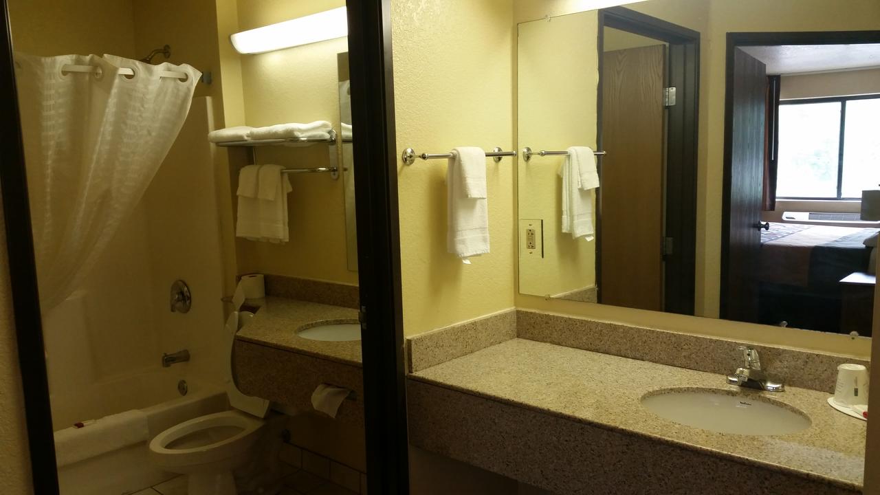 Super 8 By Wyndham Wheeling - thumb 19